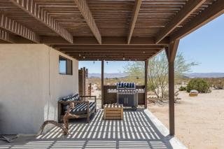 Blue Shadows (hot tub+piano) - Joshua Tree - 5