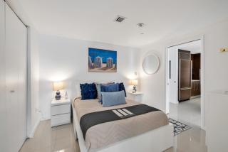 New Listing Promo W Hotel 2BR Bay View 3 Pools - 4