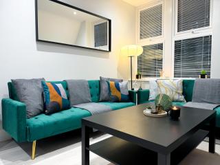 Modern & Relaxed 2 Bed Apartment Near City Centre - Cardiff - 3