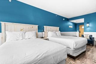 Breathtaking Lake Views Studio, 2 Queen Beds, Fireplace and Heated Indoor and Outdoor Pools - 8