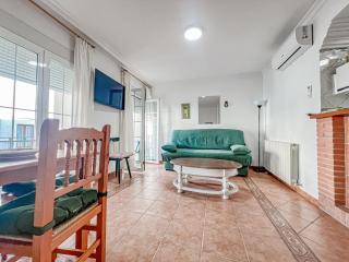 First-Floor Apartment with Private Outdoor Area Communal Rooftop Terrace Ca - Nerja - 0