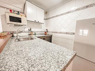 First-Floor Apartment with Private Outdoor Area Communal Rooftop Terrace Ca - Nerja - 6