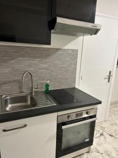 Deux pièces au centre-ville proche des plages et centres commerciaux - Saint-Laurent-du-Var - 4