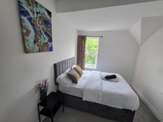 Bright, Modern & Comfortable 2-Bedroom Apartment - 8
