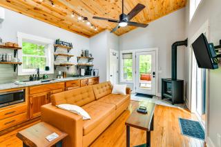 Modern Hersey Tiny Home with Private Hot Tub! - Evart - 7