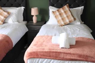 2ndHomeStays- Bilston- Contractors Friendly Townhouse - Bilston - 5