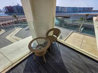 Sea View Studio Perfect for Couples In Harbour Row - Manama - 8