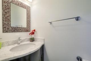 The Elegant 3 Bedroom Residence - Barrie - 4