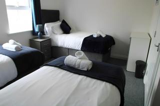 2ndHomeStays- Bilston- Contractors Friendly Townhouse - Bilston - 1