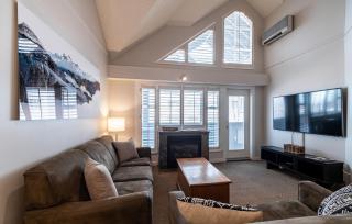 Glacier Lodge 309 by Outpost Whistler - Whistler - 0