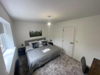 3 Bedroom New House Sleeps 5 with FREE Parking & WiFi-A - Longport - 5
