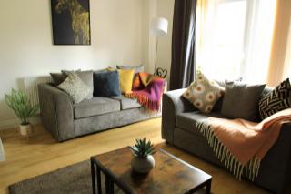 2ndHomeStays- Bilston- Contractors Friendly Townhouse - Bilston - 0