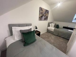 3 Bedroom New House Sleeps 5 with FREE Parking&WiFi-B - Longport - 2