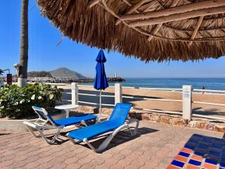 Quiet apartment with pool right on the beach - Mazatlán - 4