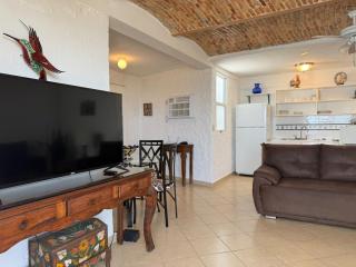 Quiet apartment with pool right on the beach - Mazatlán - 1