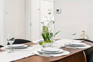 KING Size Bed in Cozy, Modern Hollywood Place - 6