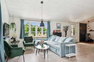 Stunning Home In Ebeltoft With 8 Bedrooms And Internet - Ebeltoft - 7
