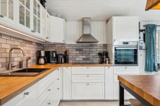 Stunning Home In Ebeltoft With 8 Bedrooms And Internet - Ebeltoft - 5