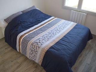 Holiday home with 2 bedrooms - Saint-Germain-sur-Ay - 2