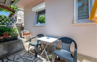 1 Bedroom Nice Apartment In Pula - 4