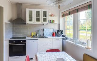 1 Bedroom Lovely Apartment In Värnamo - 2