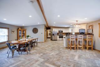 Rustic Retreat With Game Haven - Jonas - 1