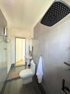 Spacious Sunny 1Bedroom with backup generator - Accra - 8