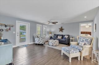PCR9170 - Englewood 2 Bedroom Canalfront Pool Cottage - 9