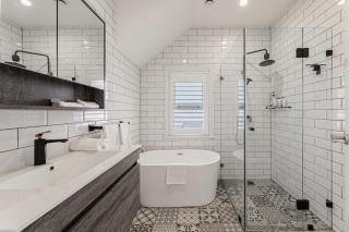 Waterfront Stylish & Charming Retreat - Sydney - 6