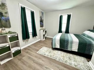 Soothing Greens Color Peaceful 3 BR 1BA Dwelling - 3