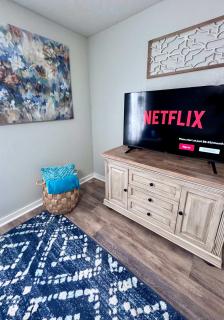 Comfy 2BR 1BA Apt - 8