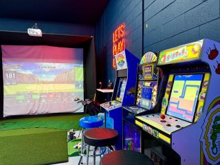 Gameroom! Golf Simulator! Beach! Movie Theater! - Daytona Beach - 9