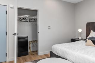 2 Private King Suites - Walk to Nightlife - Grand Rapids - 5