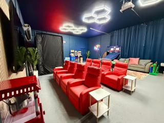 GameRoom! Golf Simulator! Beach! Movie Theater! - 1