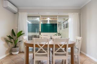 Occy's at Fingal Bay - Fingal Bay - 8