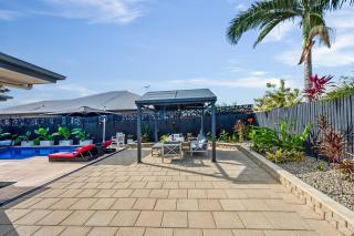 Spacious Retreat with Heated Pool - Night jar - 5
