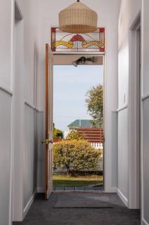 Beautifully restored Village Villa retreat - Rotorua - 7