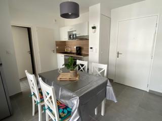 Superbe T2 Climatisé avec Terrasse - 4 Pers, Ascenseur, Parking Privé, à 400m de la Plage - FR-1-727-15 - Port-Leucate - 3