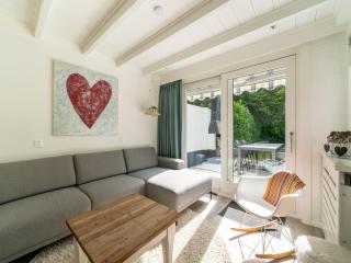 Holiday home in Overijssel with garden, cleaning included - Reutum - 0