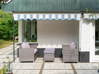 Holiday home in Overijssel with garden, cleaning included - Reutum - 1