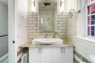 2x King Beds, Fireplace, Private Backyard, Washer, Dryer - 6