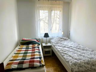 Apartment for 6 Near Schonbrunn , cleaning included - Wenen - 1