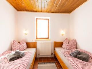 Bungalow in St Johann near Ski Slopes, cleaning included - Kirchdorf in Tirol - 2