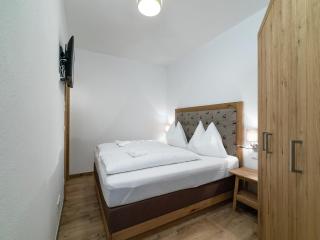 Apartment in St Johann im Pongau with sauna, cleaning included - Alpendorf - 3