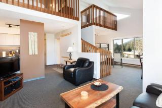 Whistler Corner Loft Next to lift with Amazing views! - Whistler - 4
