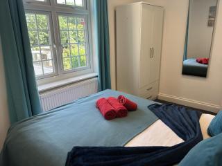 Boardlands House 3 Bed home - Southampton - 5
