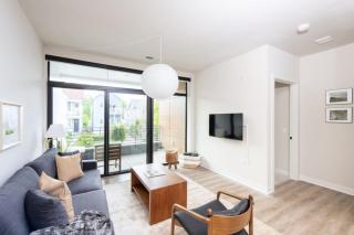 East Side Luxury 1BR Apt - Near Brady St with Balcony and Lounge - Milwaukee - 0