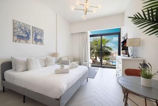 Restay Homes - Chic Studio in JVC - Pool Views - 7