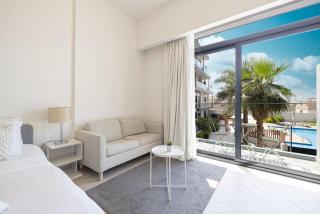 Restay Homes - Chic Studio in JVC - Pool Views - 2