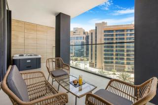 New 2BR with Private Jacuzzi in City Centre - 5